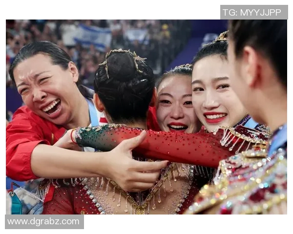 突破极限勇攀高峰女子游泳明星们的传奇之路与拼搏精神